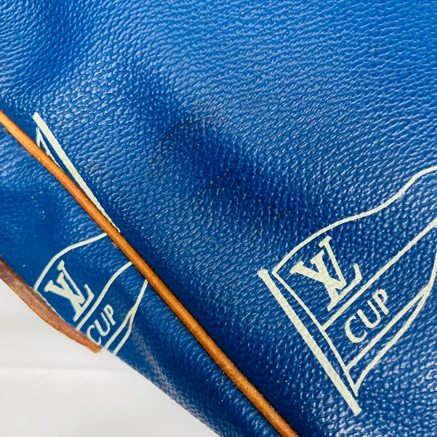 LOUIS VUITTON CUP Authentic Vintage 1992 San Diego Shoulder Bag