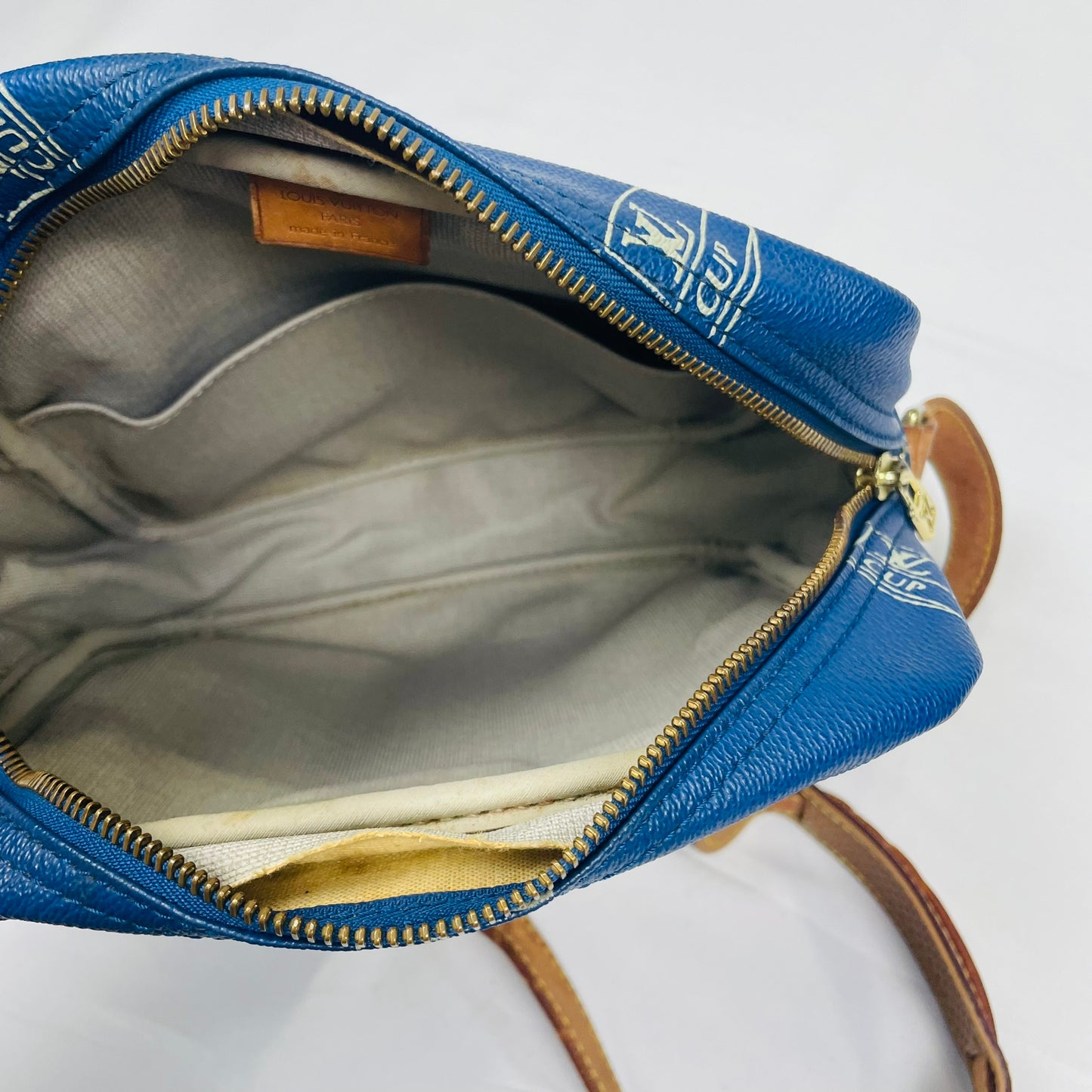 LOUIS VUITTON CUP Authentic Vintage 1992 San Diego Shoulder Bag
