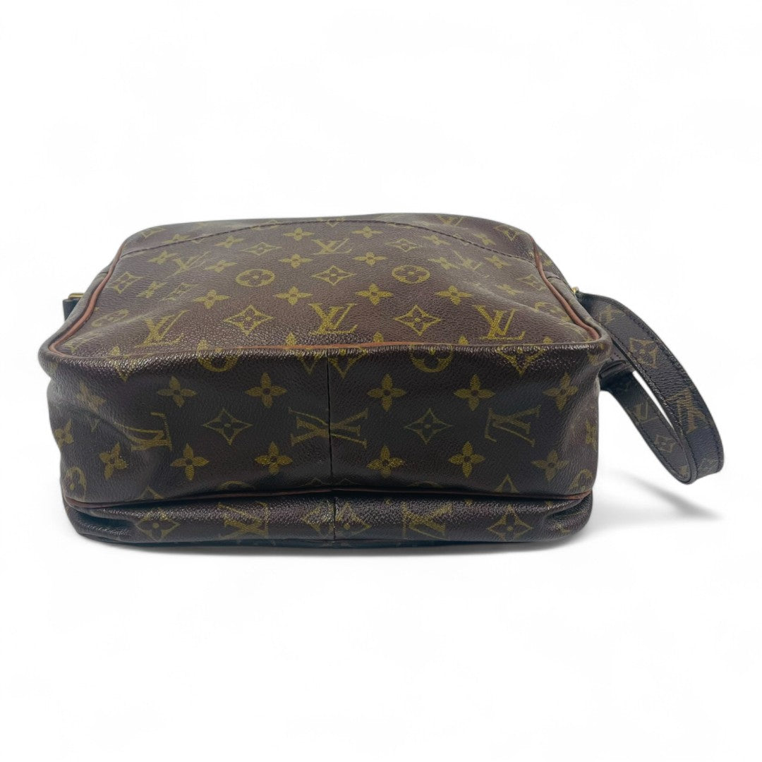 LOUIS VUITTON Monogram Migrateur Shoulder bag 201