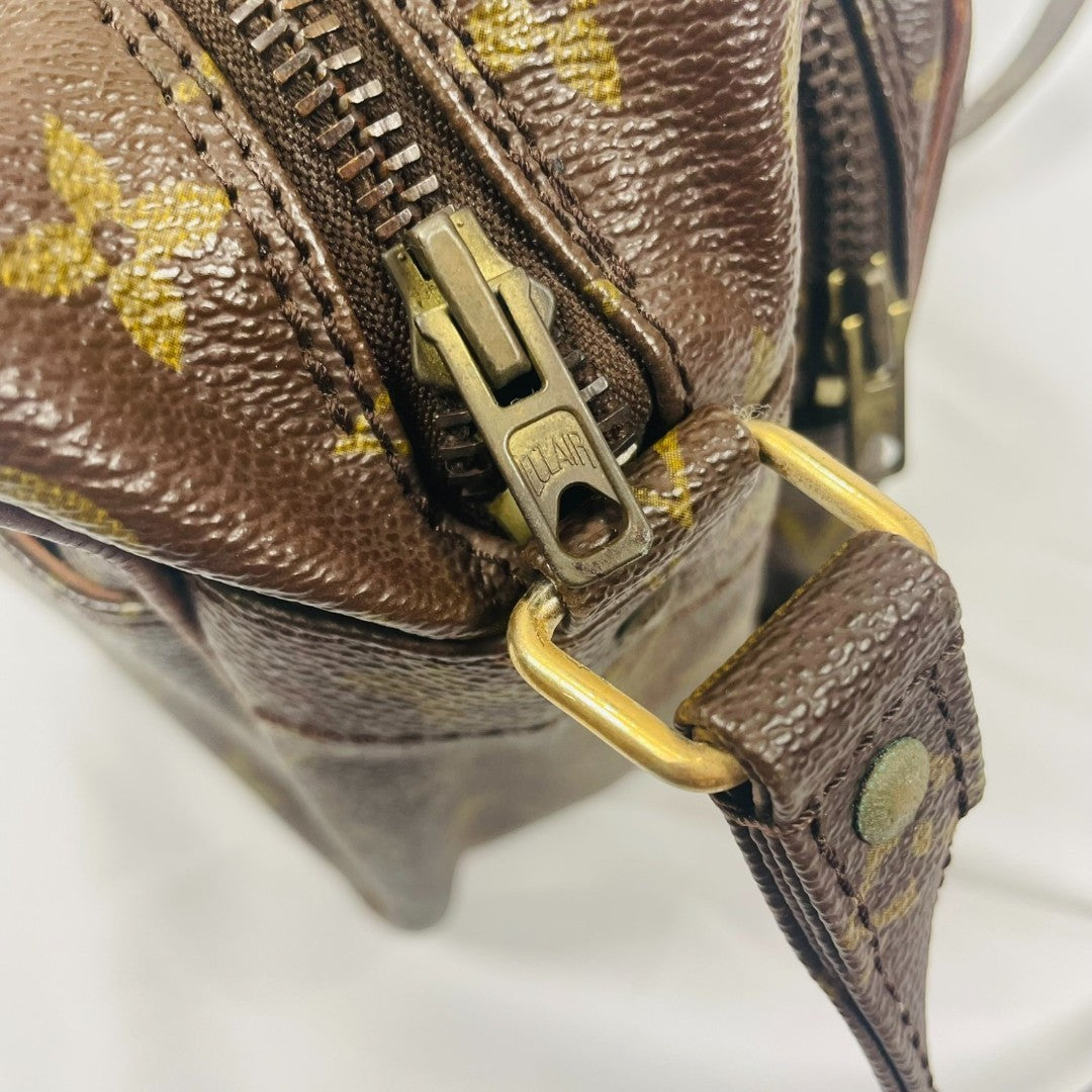 LOUIS VUITTON Monogram Migrateur Shoulder bag 201