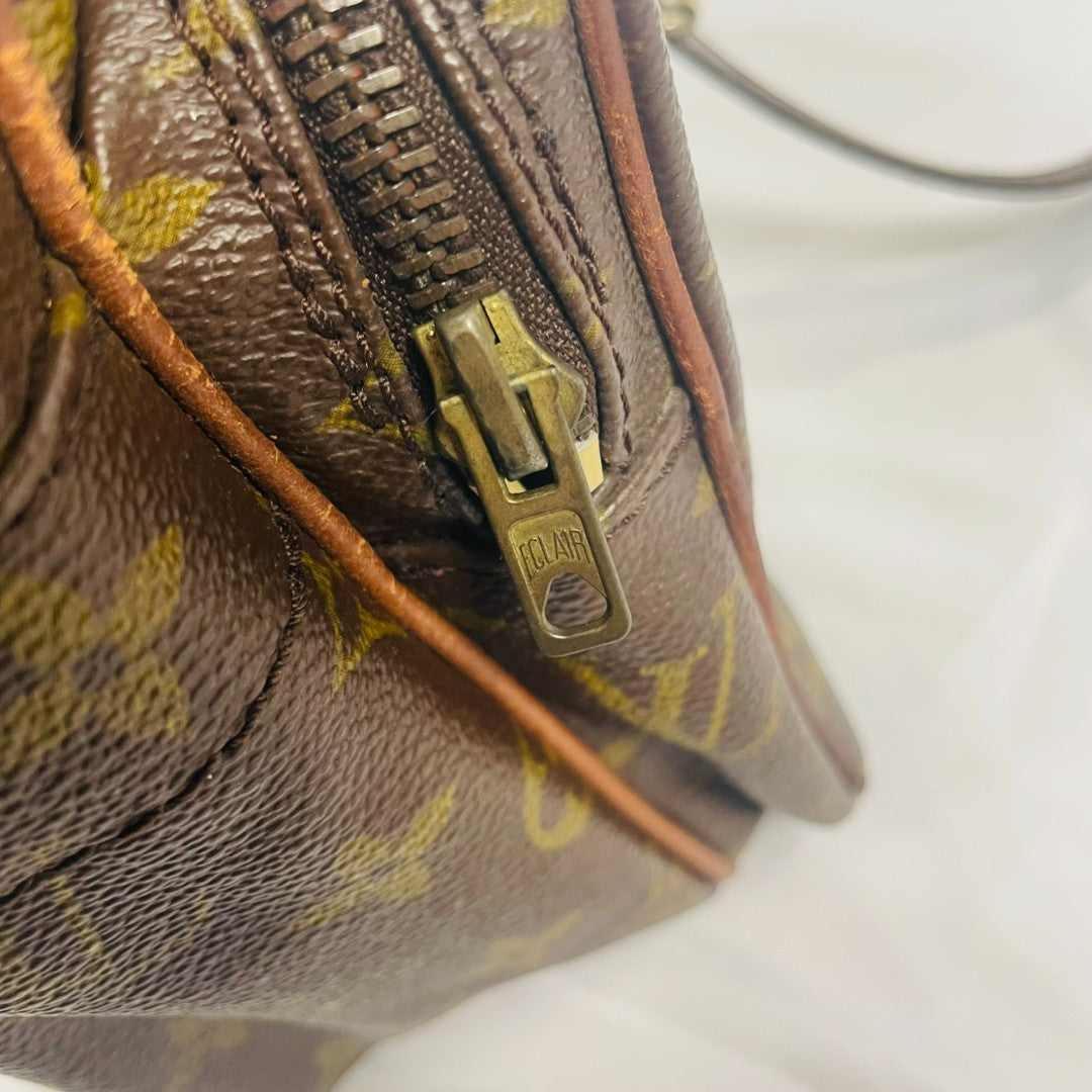 LOUIS VUITTON Monogram Migrateur Shoulder bag 201
