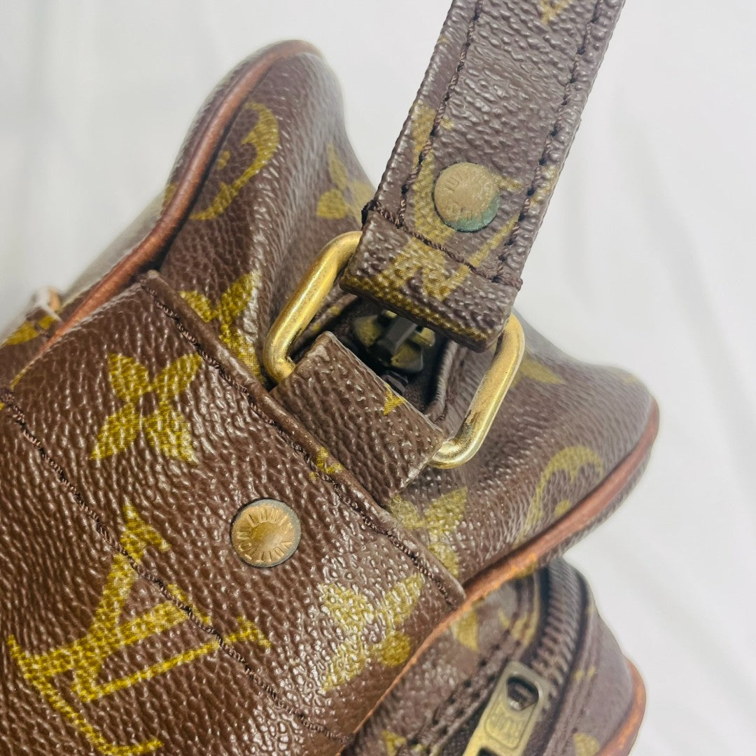 LOUIS VUITTON Monogram Migrateur Shoulder bag 201