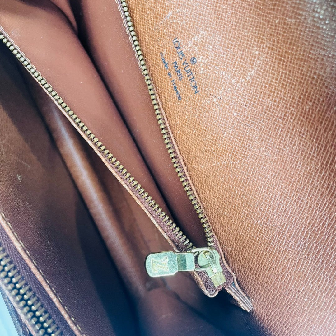 LOUIS VUITTON Authentische Vintage Umhängetasche Cartouchiere 70er Jahre Made in France