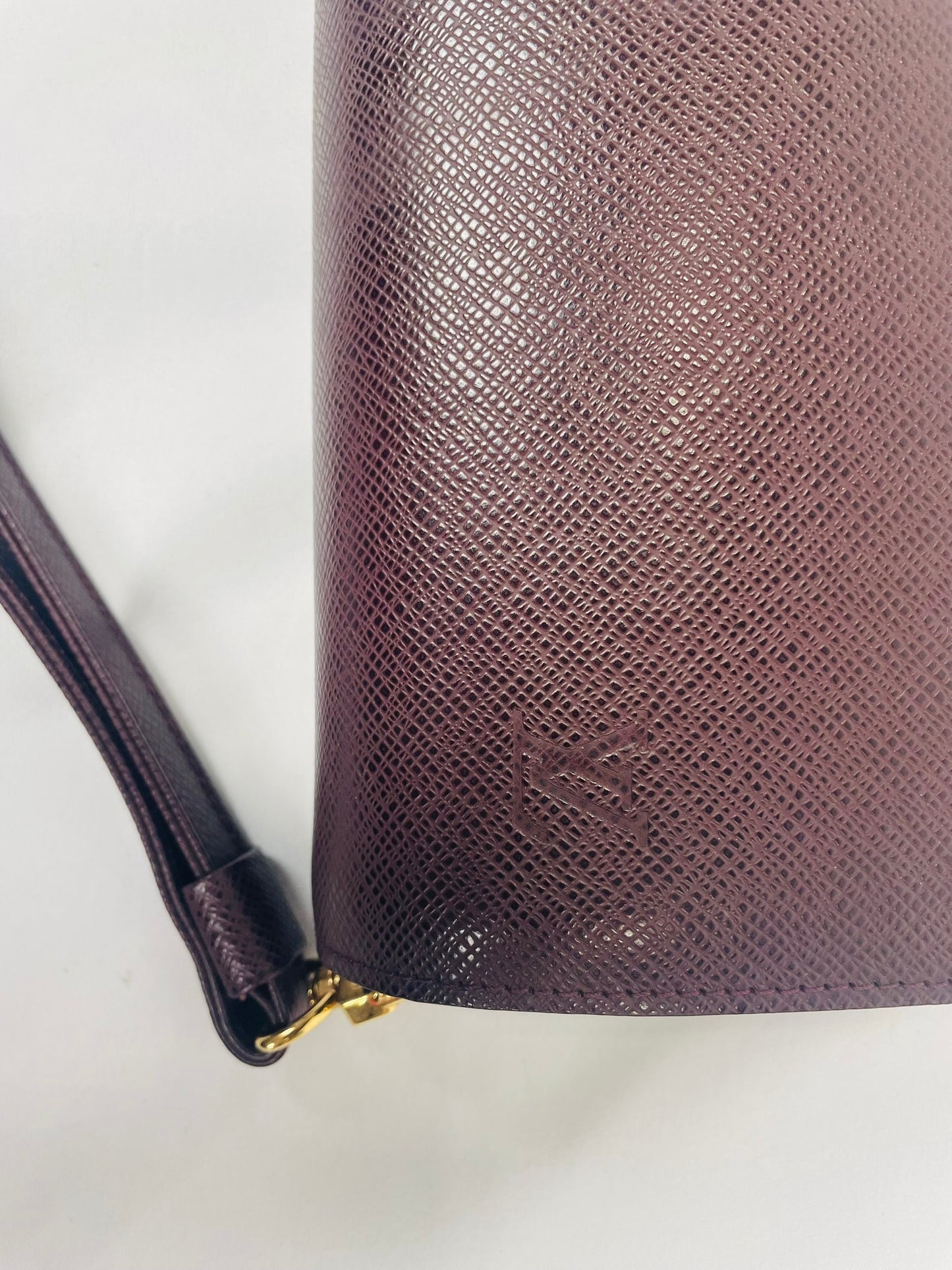 LOUIS VUITTON Taiga Acajou Baikal Clutch Bag M30186