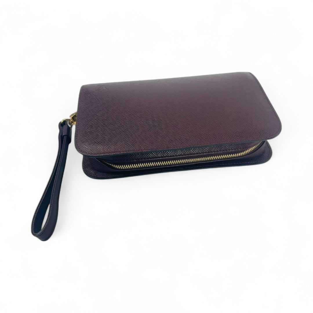 LOUIS VUITTON Taiga Acajou Baikal Clutch Bag M30186