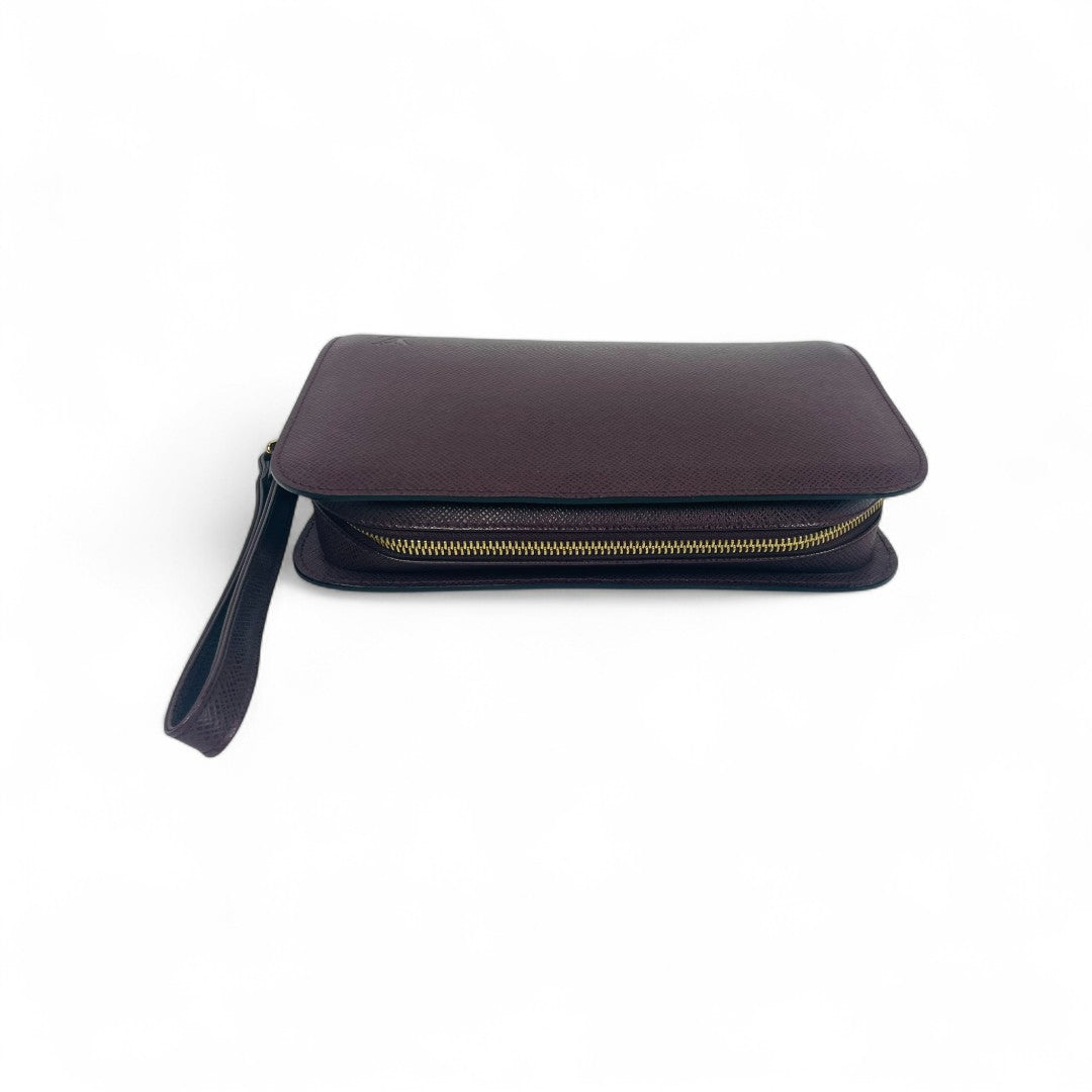 LOUIS VUITTON Taiga Acajou Baikal Clutch Bag M30186