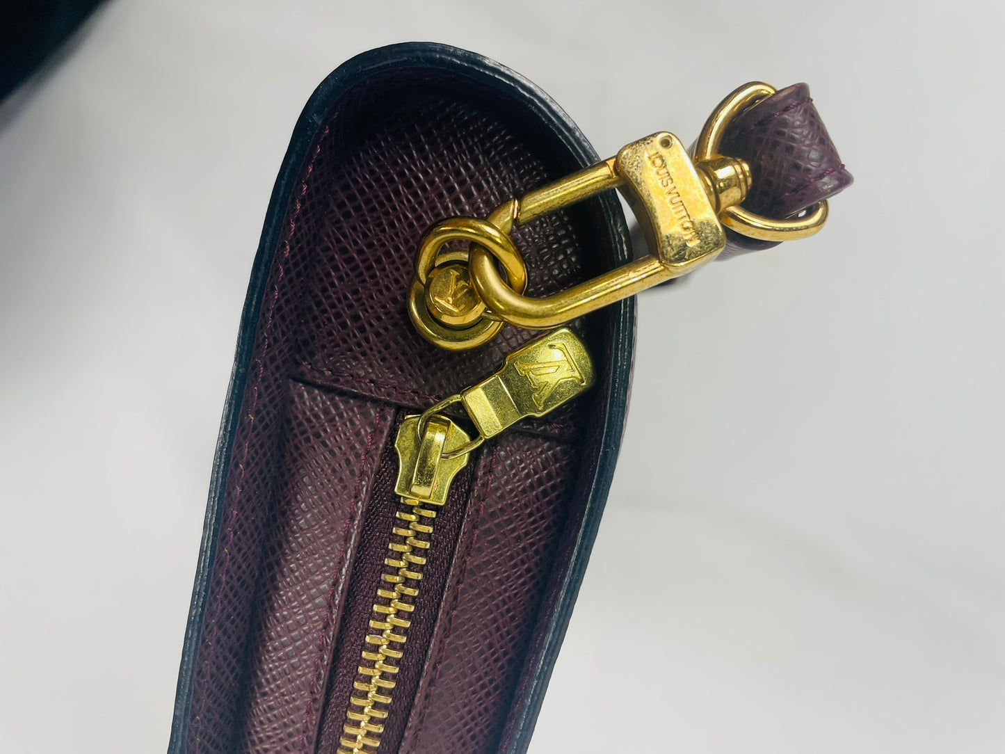 LOUIS VUITTON Taiga Acajou Baikal Clutch Bag M30186