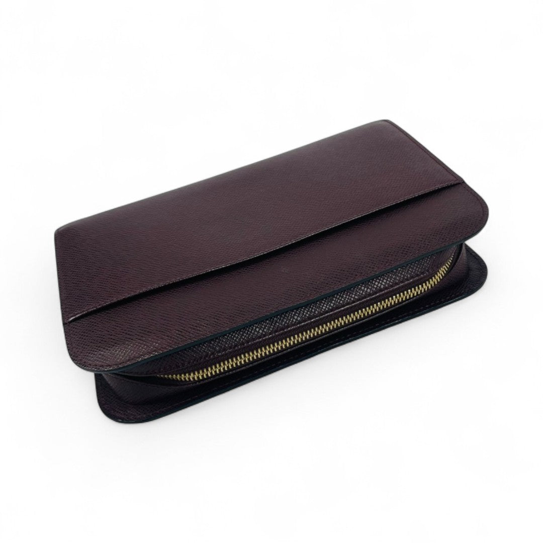 LOUIS VUITTON Taiga Acajou Baikal Clutch Bag M30186
