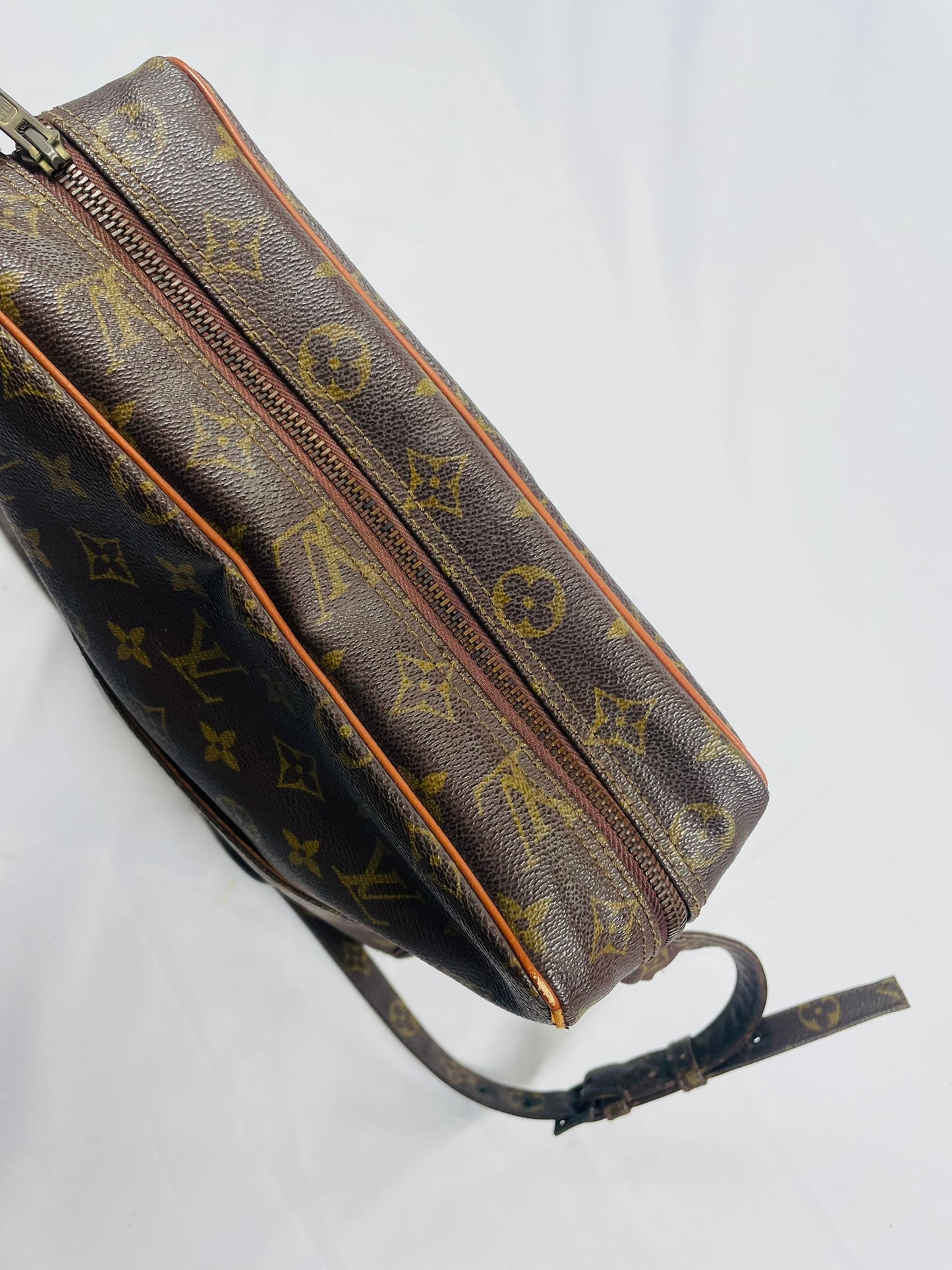 LOUIS VUITTON Monogram Marceau Shoulder Bag M40264