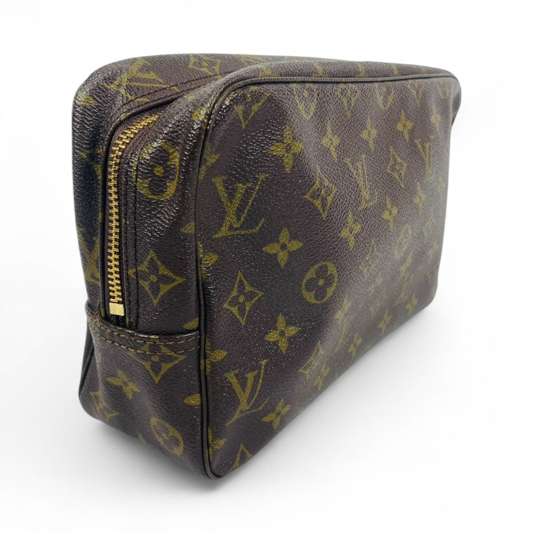 LOUIS VUITTON Monogram Trousse Toilette 28 Pouch M47522