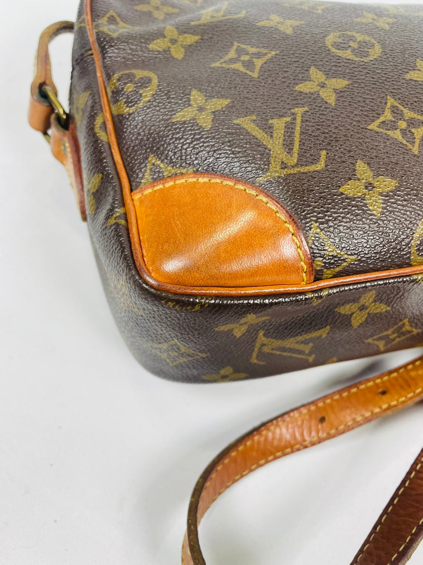 LOUIS VUITTON Monogram Trocadero 27 Shoulder Bag M51274