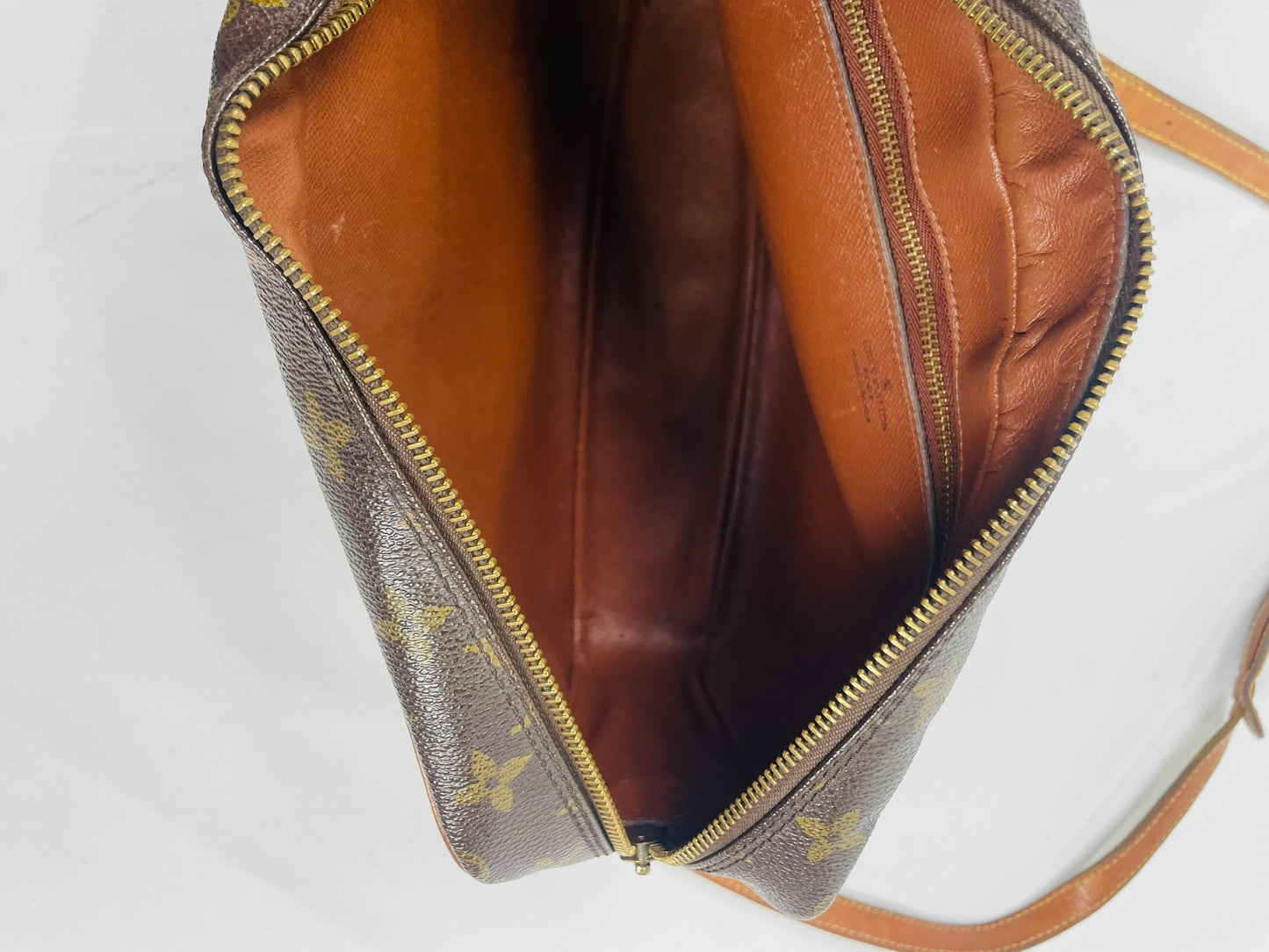 LOUIS VUITTON Monogram Trocadero 27 Shoulder Bag M51274