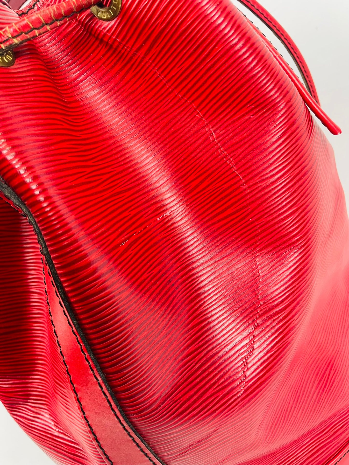 LOUIS VUITTON Epi Noé Red Shoulder Bag M44009
