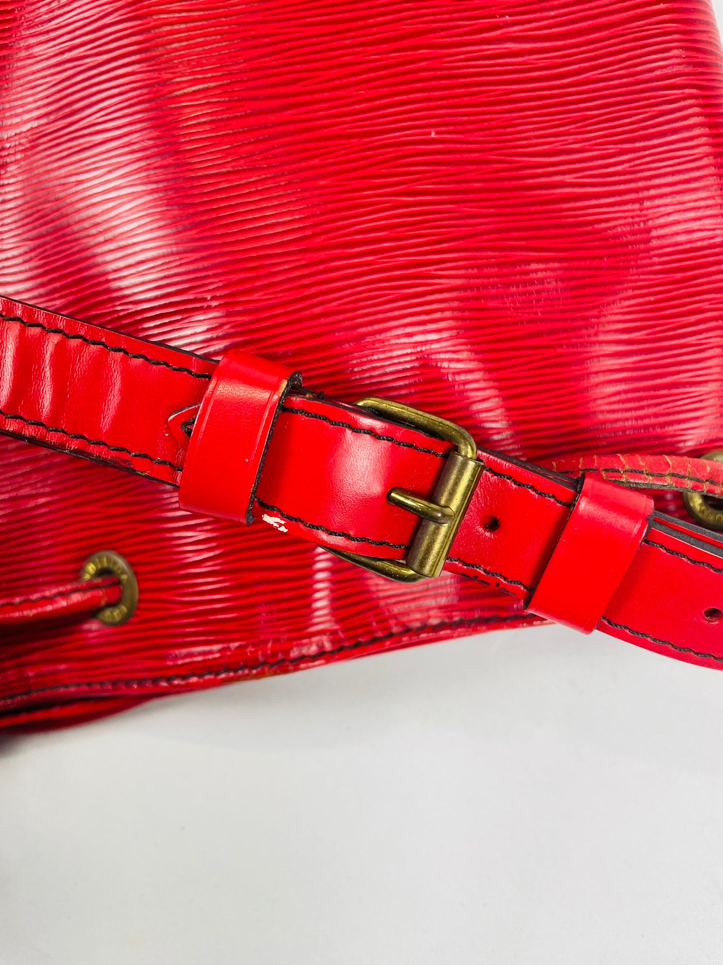 LOUIS VUITTON Epi Noé Red Shoulder Bag M44009