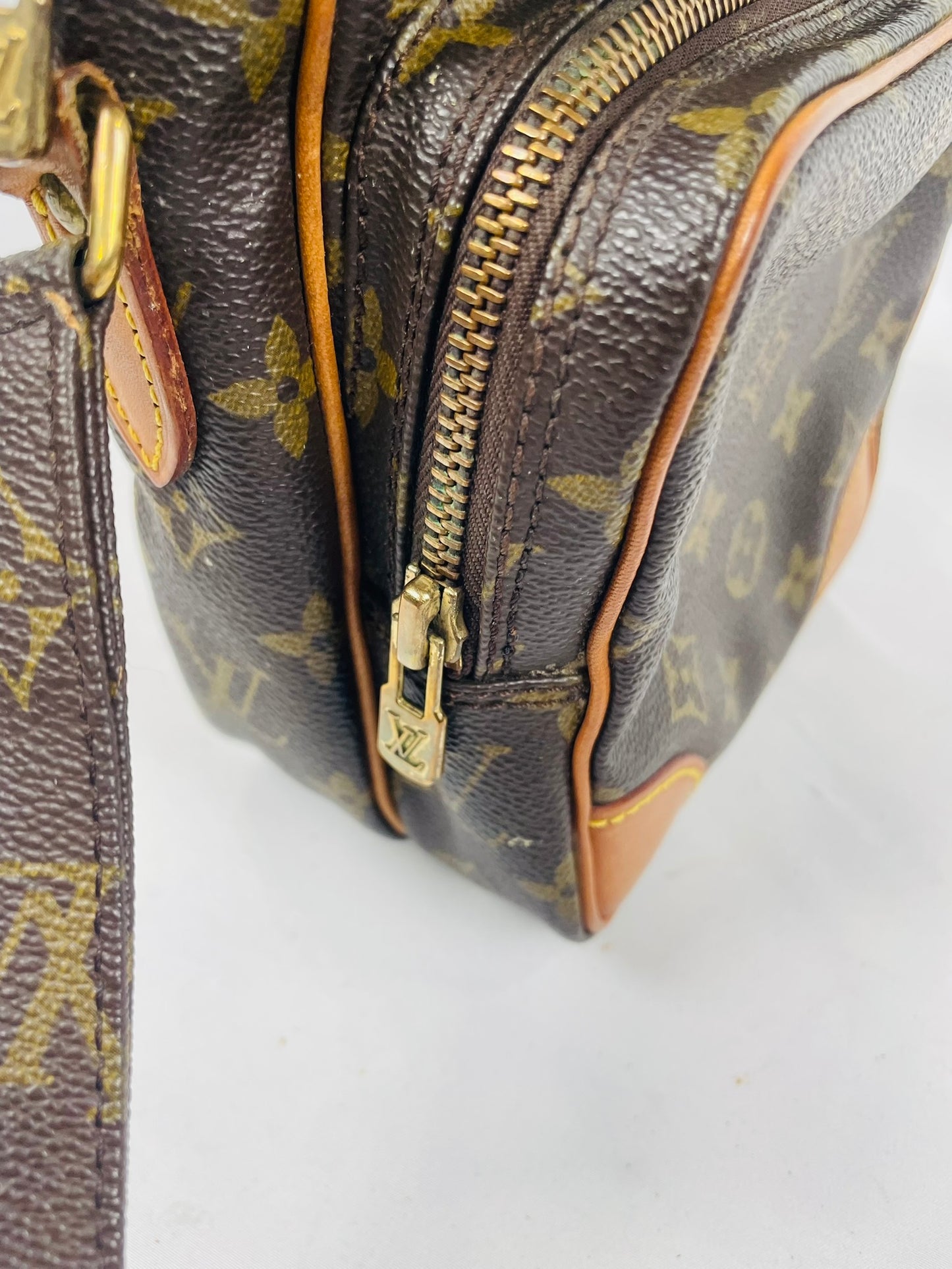 LOUIS VUITTON Monogram Amazon Crossbody bag M45236