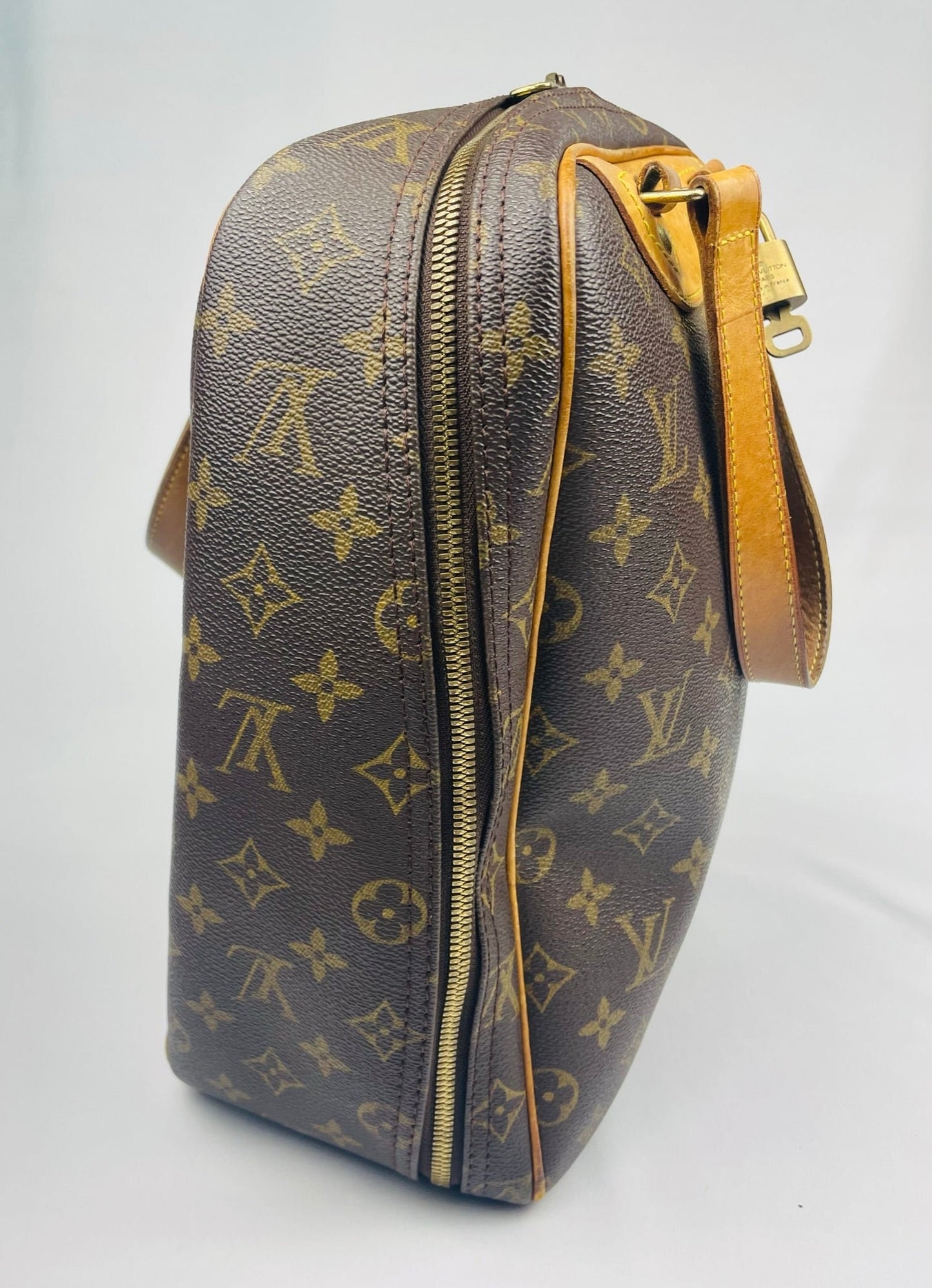 LOUIS VUITTON Authentic Vintage Shoes Bag Excursion Monogram M41450