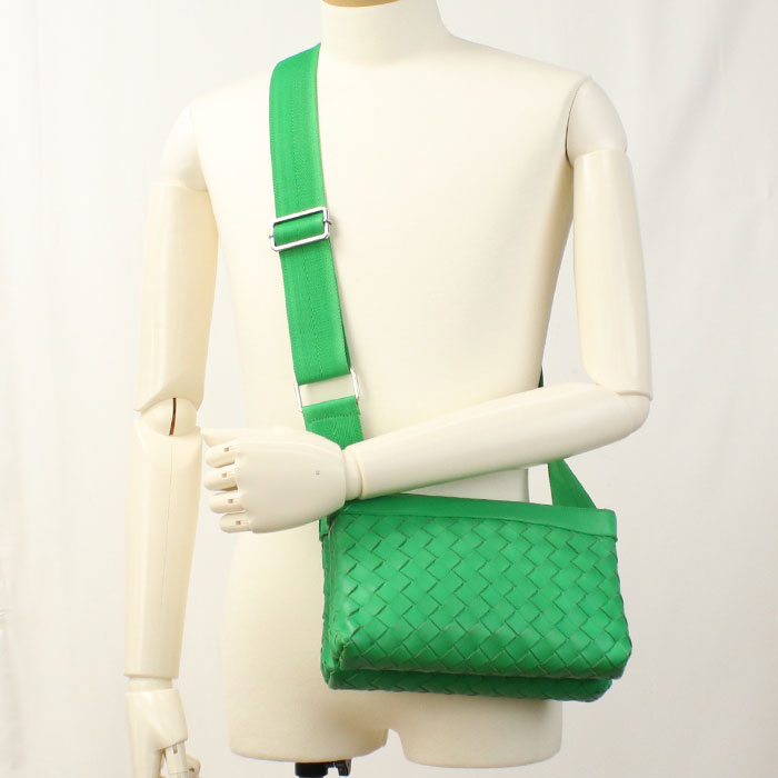 BOTTEGA VENETA INTRECCIATO Diagonal shoulder bag Shoulder Bag leather mens