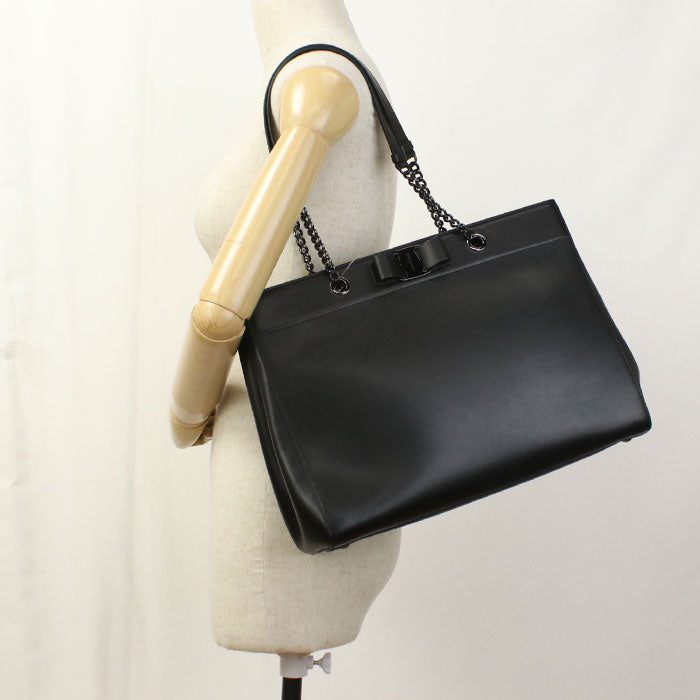 FERRAGAMO Chain Vala 21 H500 Tote bag Calfskin Women