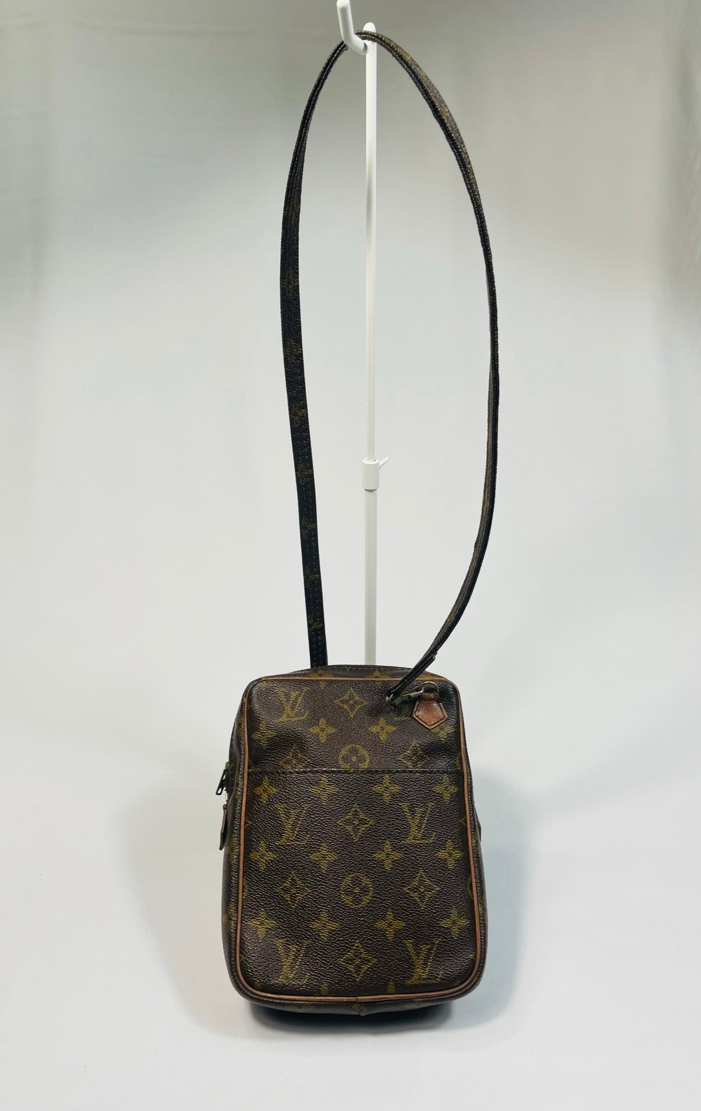 LOUIS VUITTON Monogram Authentic Vintage Shoulder Bag Vide-poche