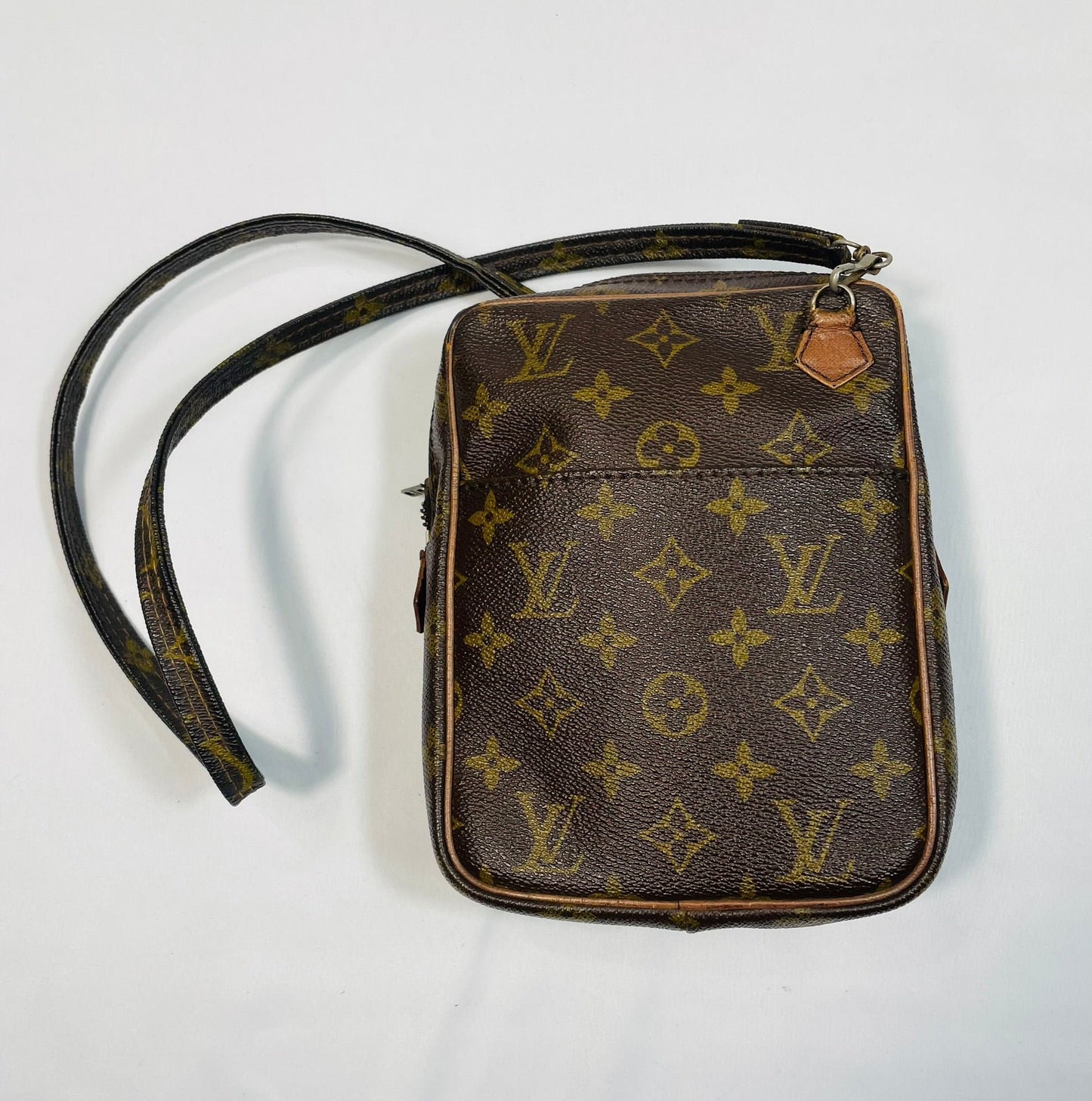 LOUIS VUITTON Monogram Authentic Vintage Shoulder Bag Vide-poche