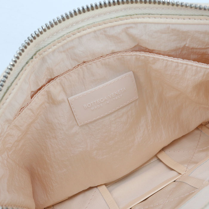 BOTTEGA VENETA MAXI INTRECCIATO Clutch bag leather Women's