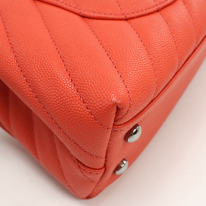 CHANEL 2WAY Chevron Handbag / caviar 28646638 Women